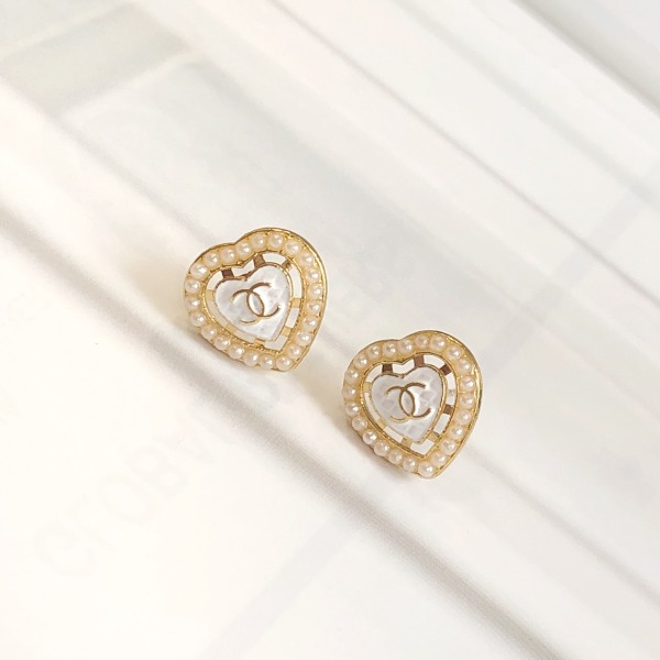 Chanel Vintage Button Reform Jewelry (E44)
